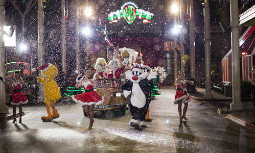 Experience a Magical Night of Festivities with White Christmas at Warner Bros. Movie World