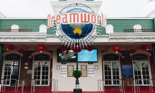 Get in with a too-good-to-be-true $50 annual pass to Dreamworld before Steel Taipan opens