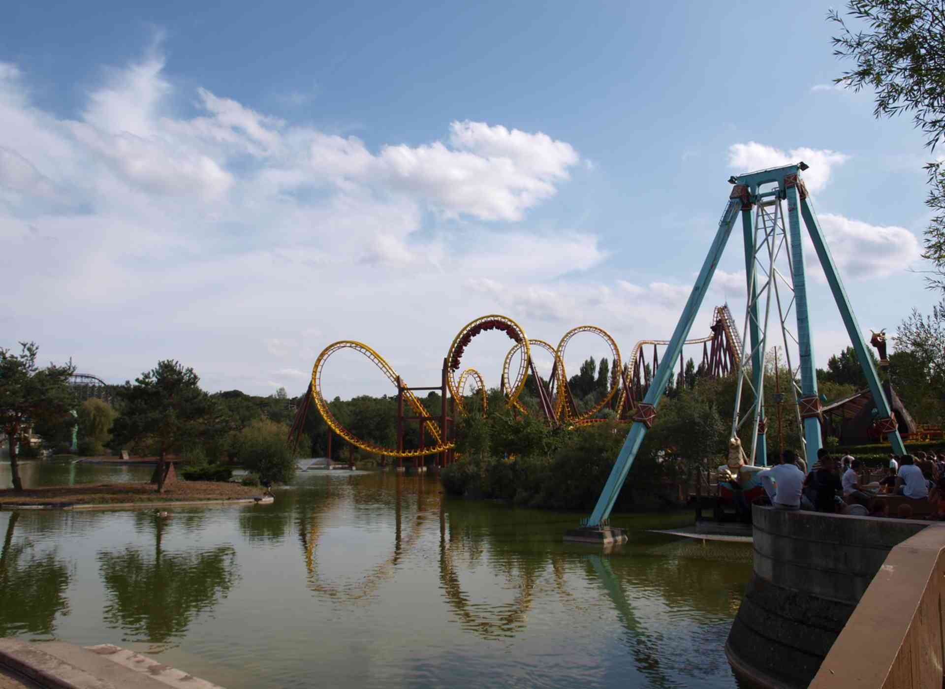 Goudurix | Roller coaster at Parc Astérix | Parkz - Theme Parks