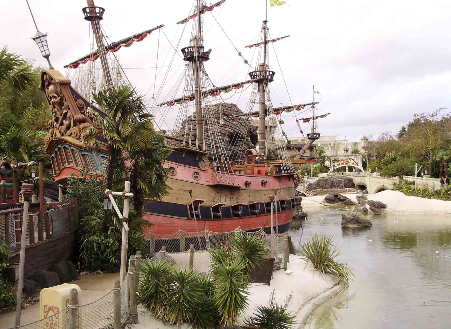 Captain Hook's Pirate Ship, Walk-through at Disneyland Paris