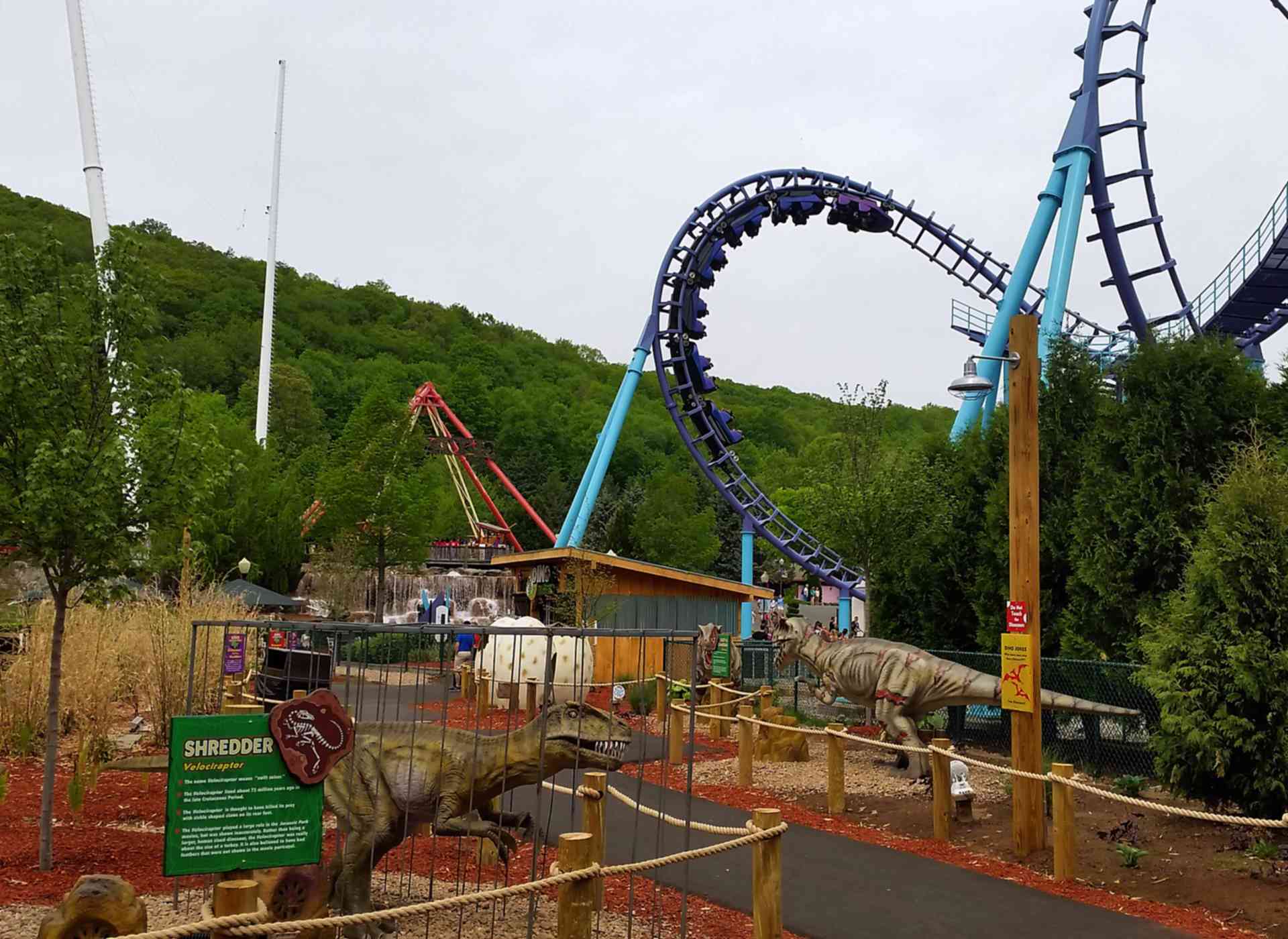 Lake Compounce adds steel track to wooden coaster