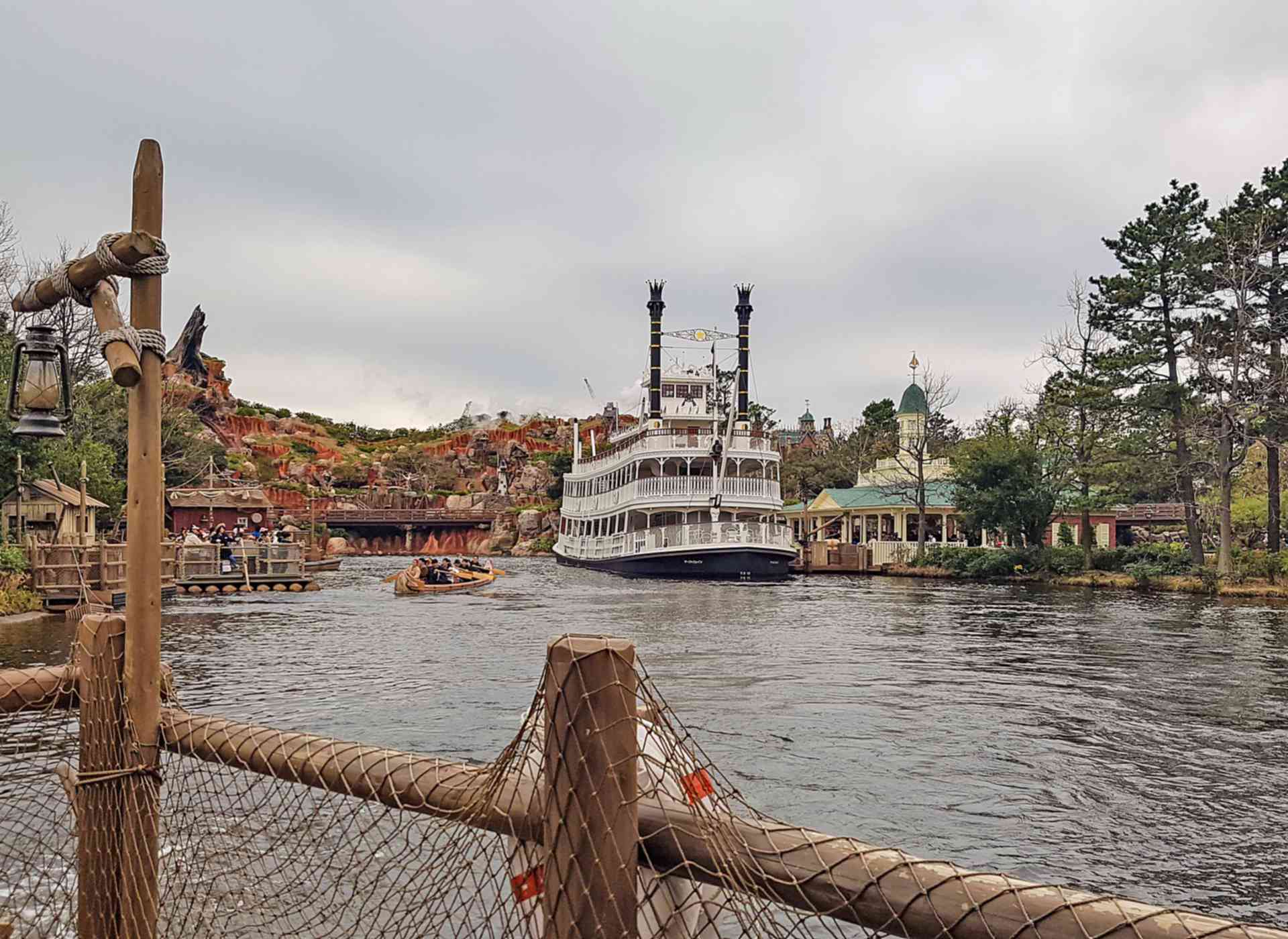 mark twain riverboat tokyo disneyland