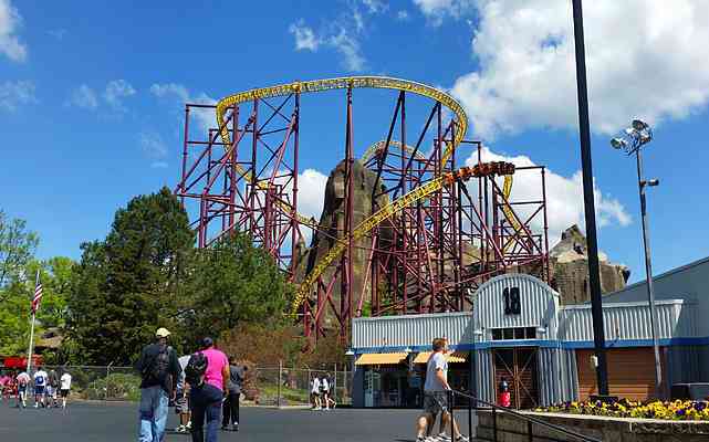 Volcano, The Blast Coaster Roller Coaster at Kings Dominion Parkz