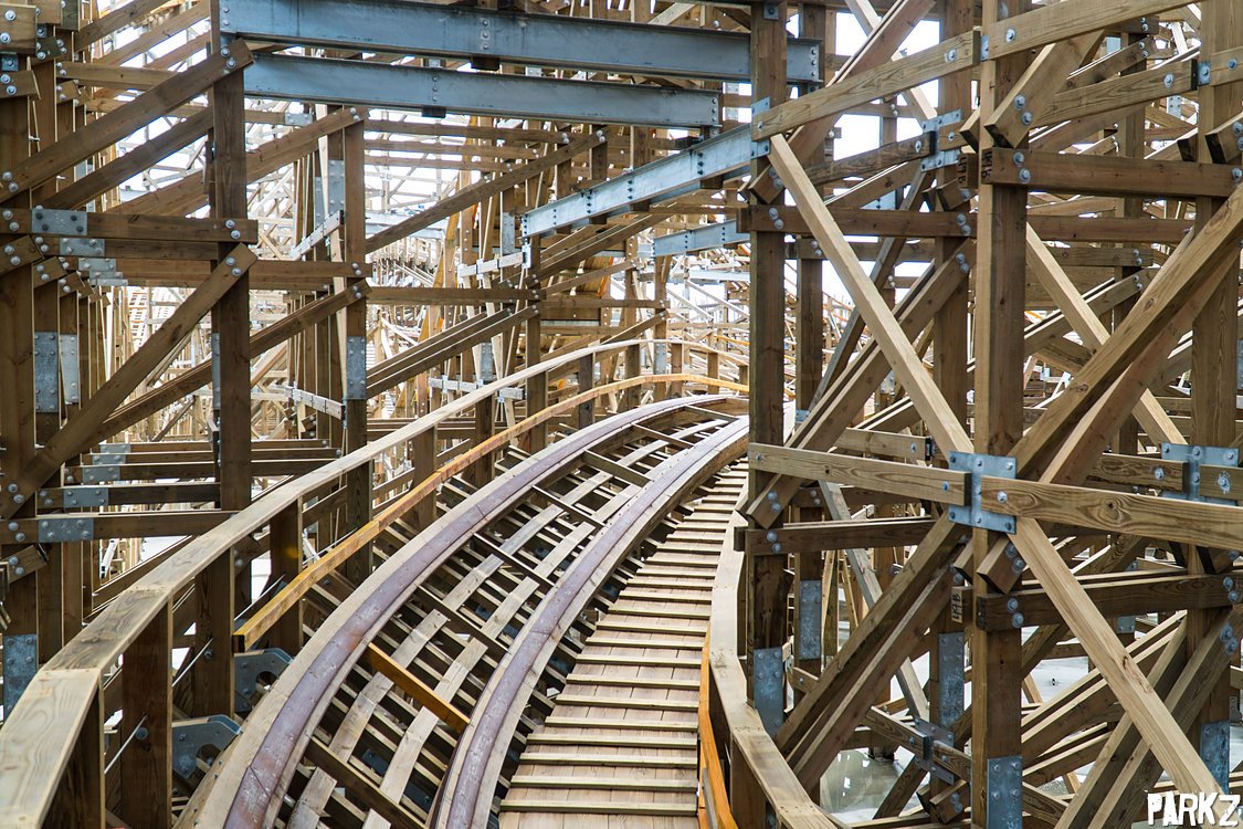 The Parkz Update: Sea World's dormant beast: up close with the Leviathan  wooden roller coaster