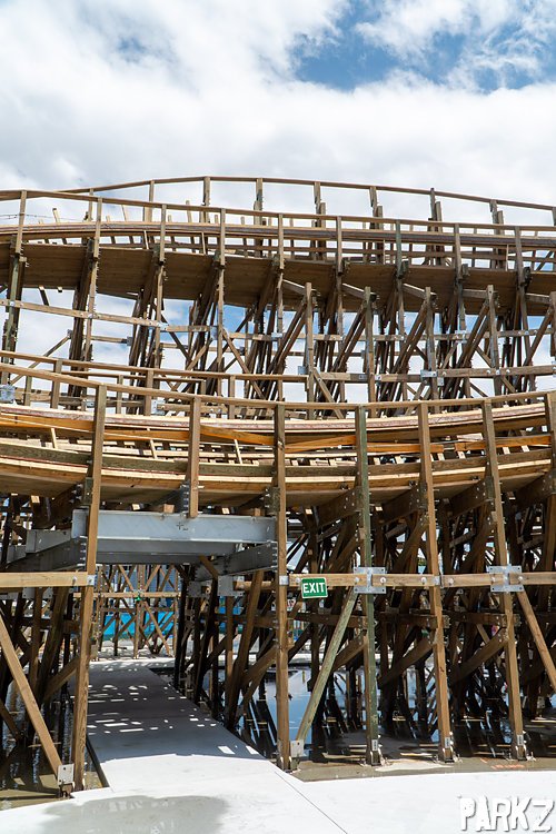 The Parkz Update: Sea World's dormant beast: up close with the Leviathan  wooden roller coaster