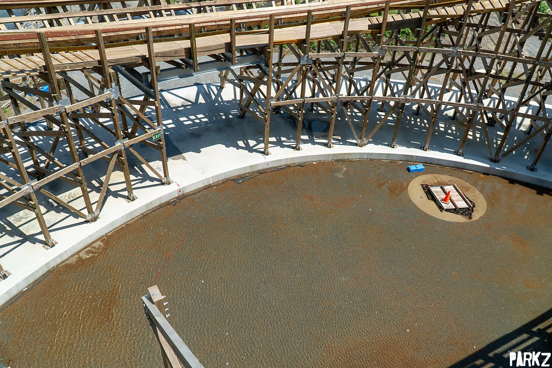 The Parkz Update: Sea World's dormant beast: up close with the Leviathan  wooden roller coaster