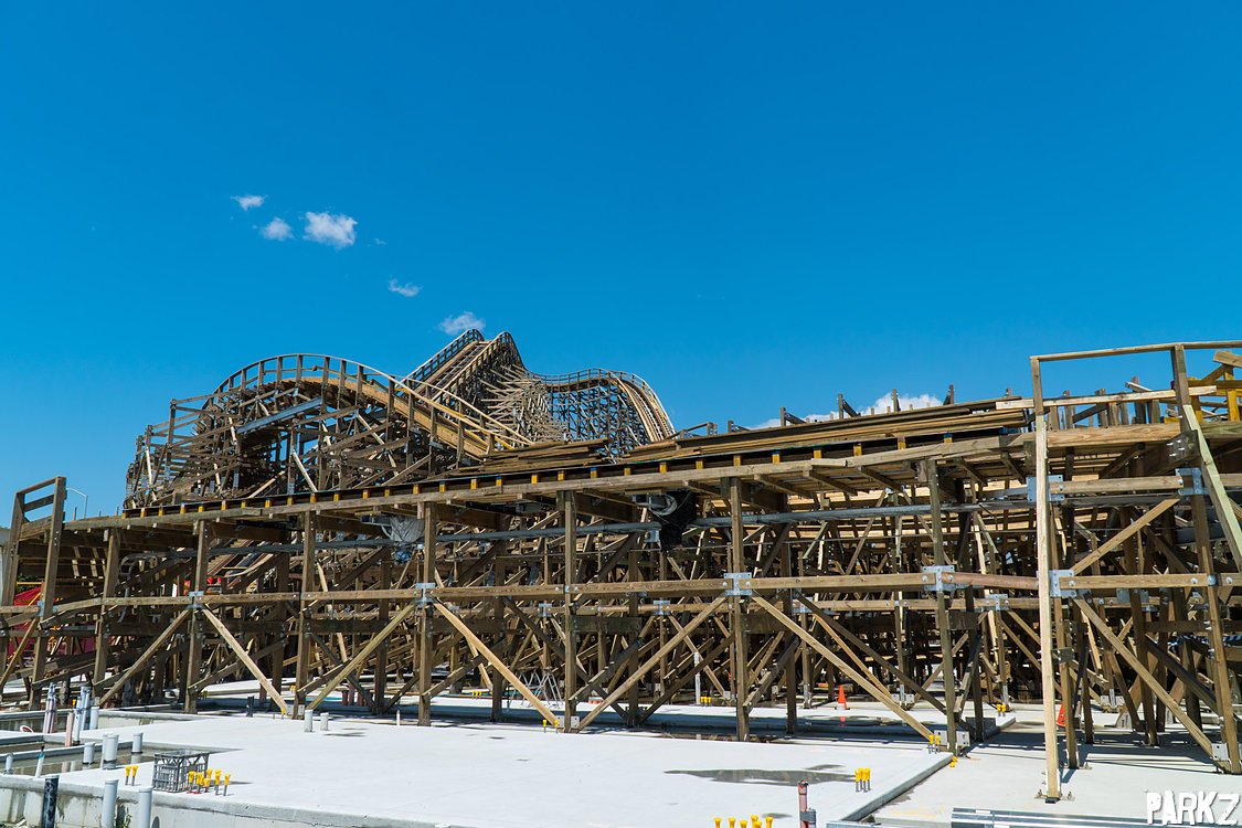 The Parkz Update: Sea World's dormant beast: up close with the Leviathan  wooden roller coaster