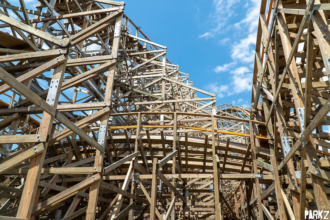 The Parkz Update: Sea World's dormant beast: up close with the Leviathan  wooden roller coaster