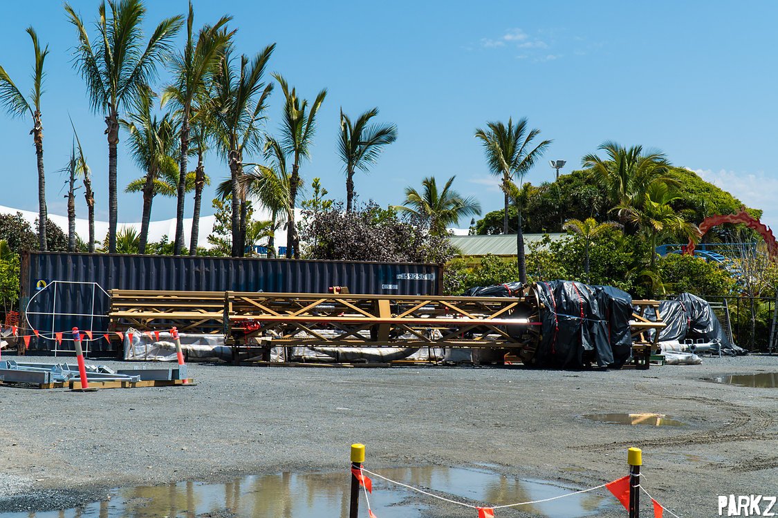 The Parkz Update: Sea World's dormant beast: up close with the Leviathan  wooden roller coaster