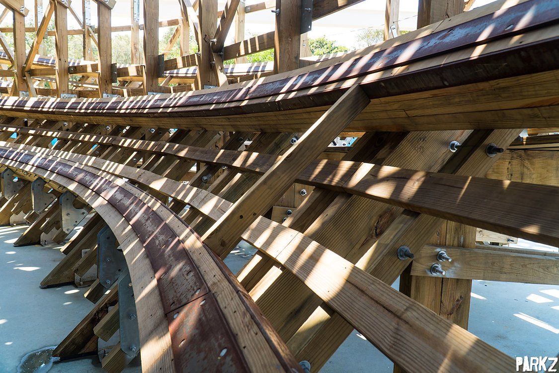 The Parkz Update: Sea World's dormant beast: up close with the Leviathan  wooden roller coaster