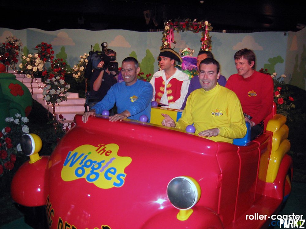 Big Red Car Wiggles World Parkz Theme Parks - the wiggles big red car through the years roblox