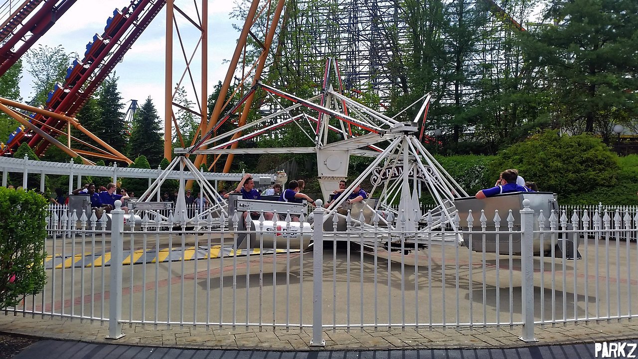 Mind Scrambler Flat Ride At Six Flags New England Parkz Theme Parks