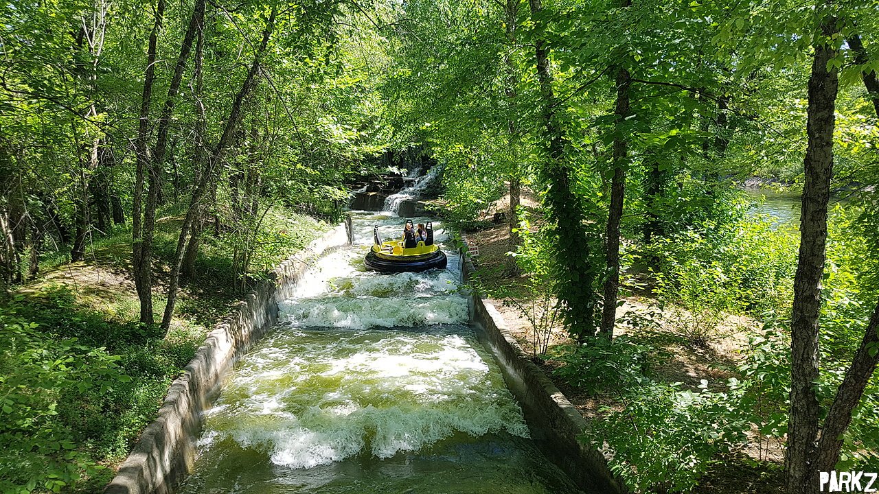 Raging River Water Ride at Adventureland Park Parkz Theme Parks